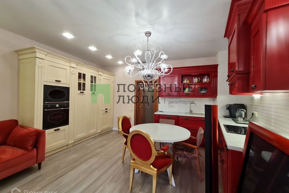 Продаётся 3-комнатная квартира, 81 м²