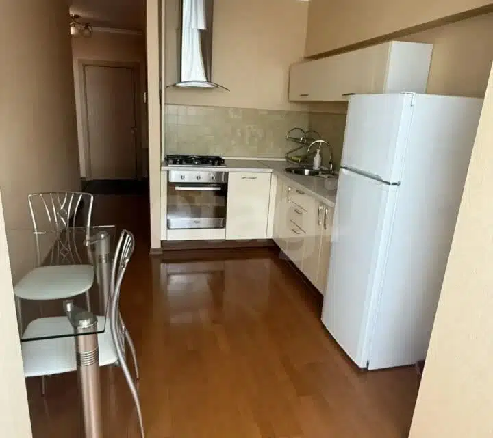 Продаётся 1-комнатная квартира, 42.1 м²