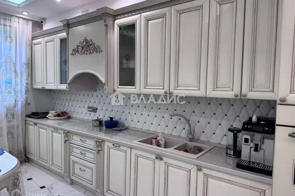 Продаётся 3-комнатная квартира, 100 м²