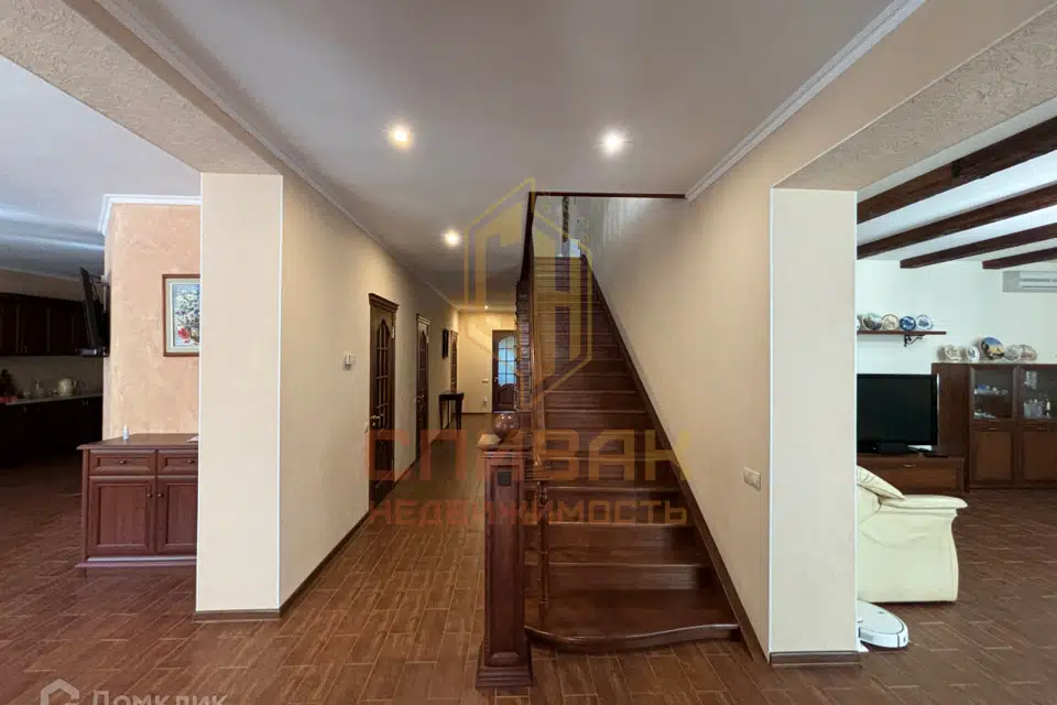 Продаётся 2-этажный дом, 364 м²