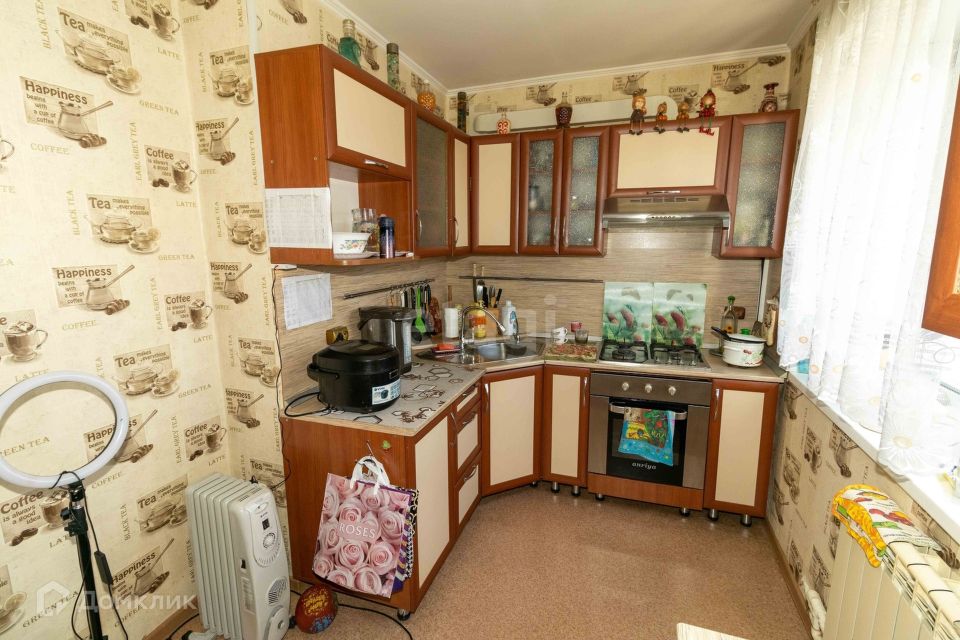 Продаётся 3-комнатная квартира, 55.9 м²