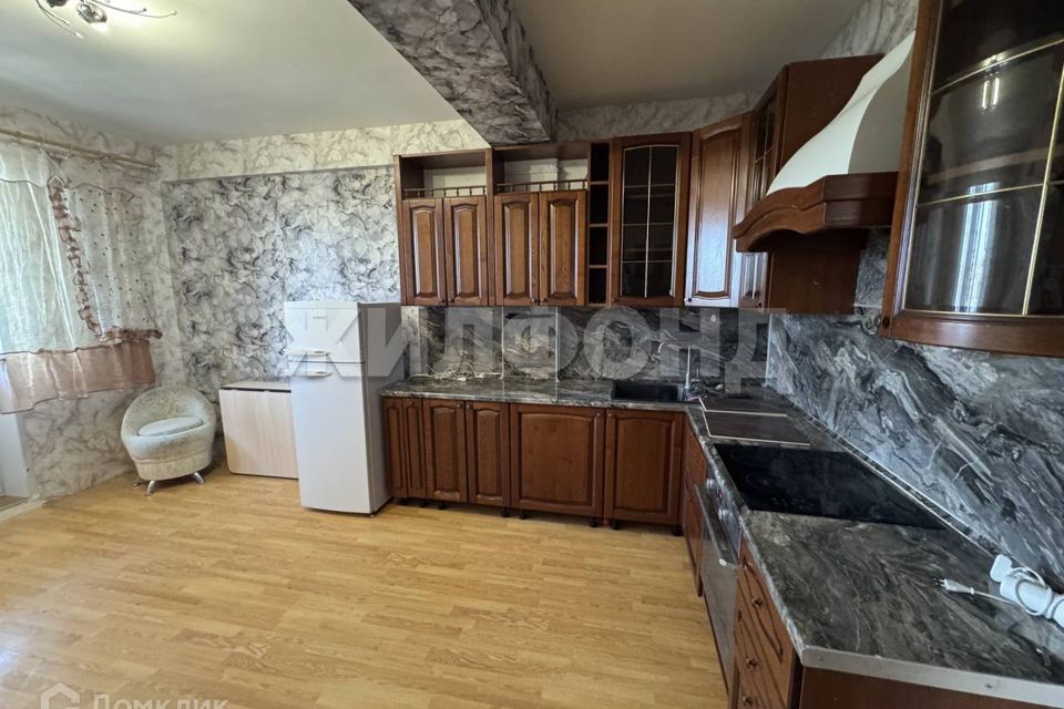 Продаётся 2-комнатная квартира, 75.8 м²
