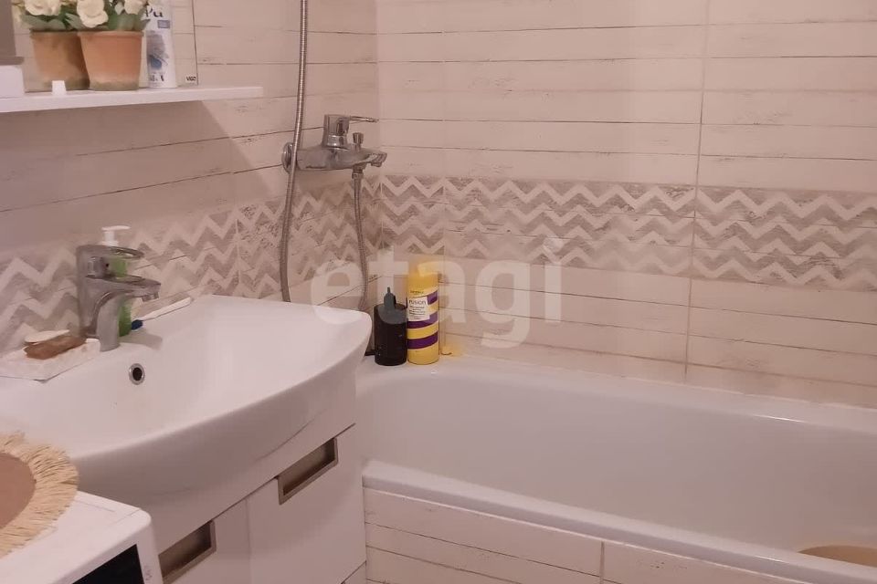 Продаётся 3-комнатная квартира, 49.2 м²