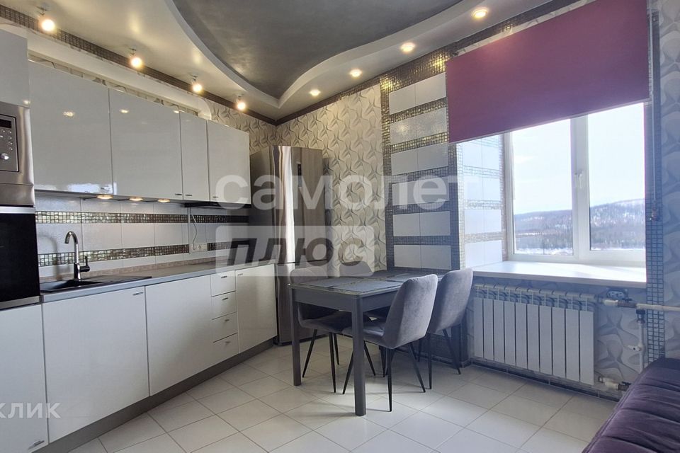 Продаётся 1-комнатная квартира, 41.8 м²