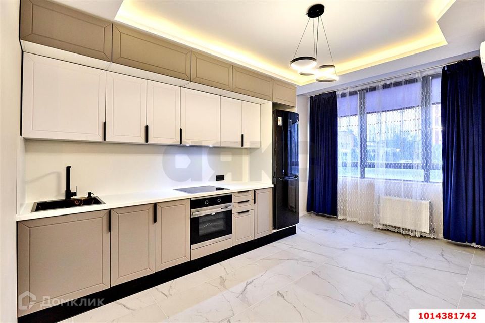 Продаётся 1-комнатная квартира, 43 м²