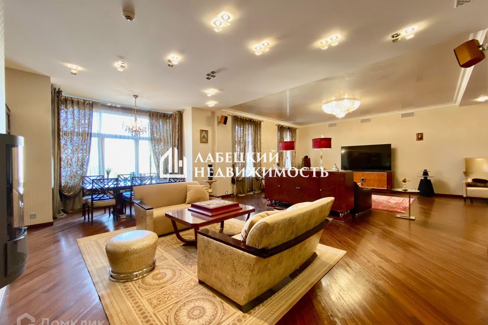 Продаётся 6-комнатная квартира, 408.4 м²