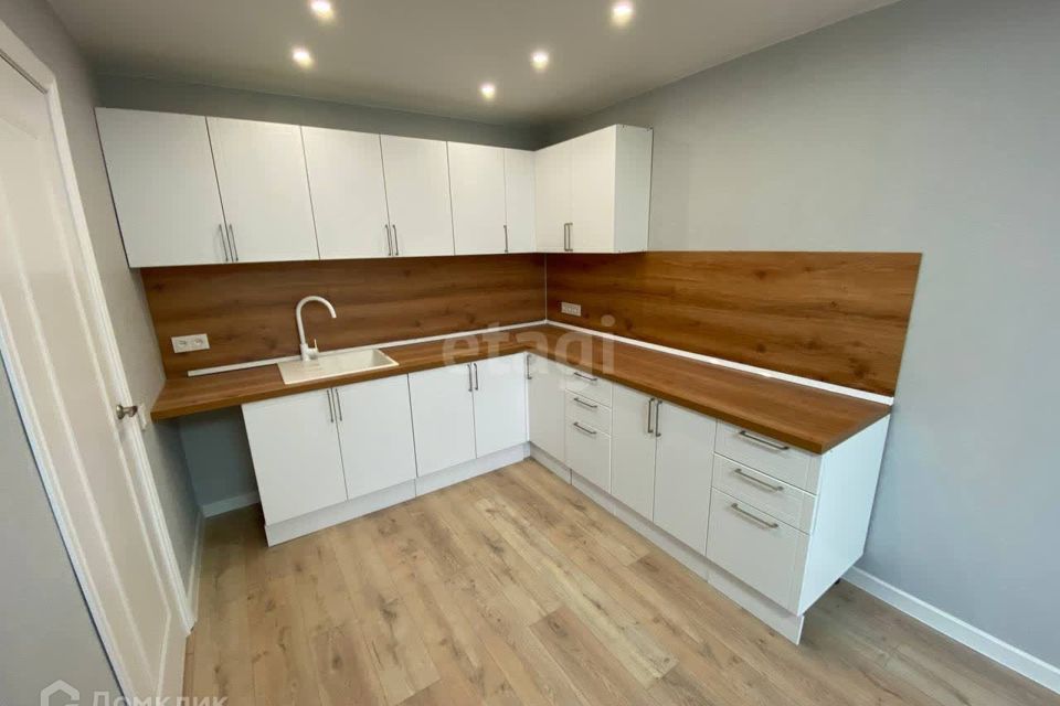 Продаётся 1-комнатная квартира, 43.3 м²