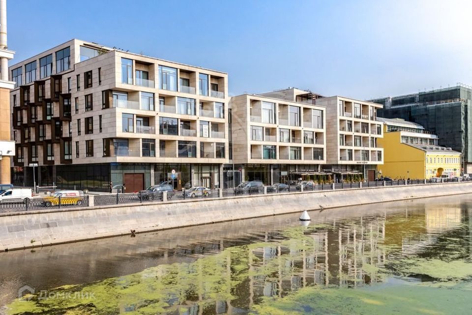 Продаётся 3-комнатная квартира, 122 м²