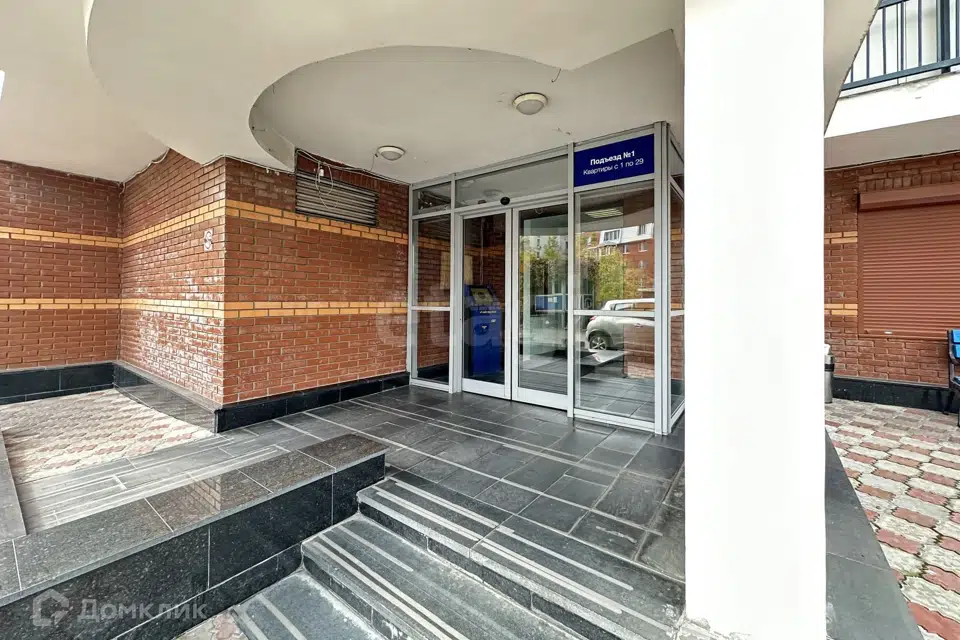 Продаётся 4-комнатная квартира, 230 м²