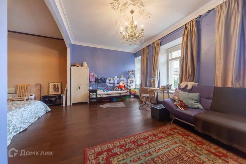 Продаётся 1-комнатная квартира, 69.7 м²