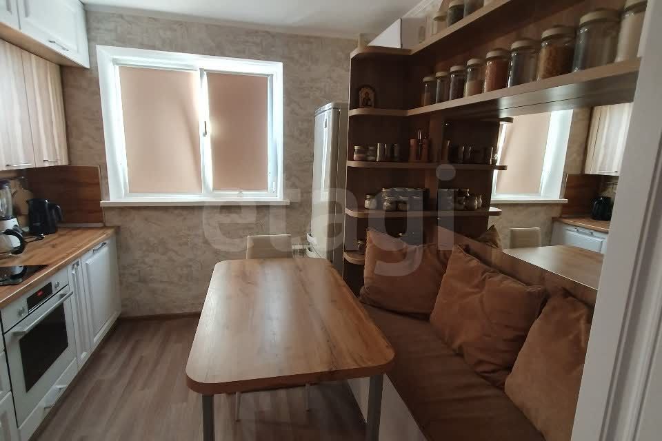 Продаётся 3-комнатная квартира, 58.4 м²