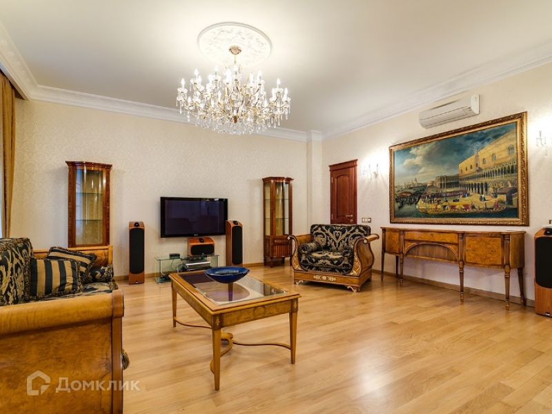 Сдаётся 2-комнатная квартира, 147 м²