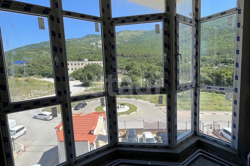 Продаётся 2-комнатная квартира, 104.6 м²