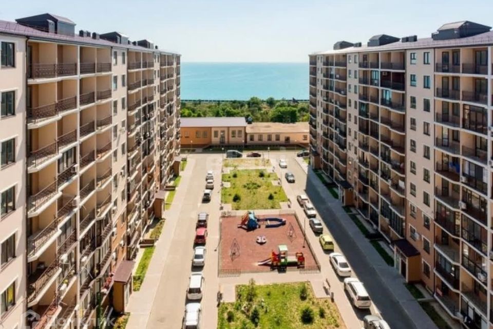 Продаётся 2-комнатная квартира, 105.9 м²