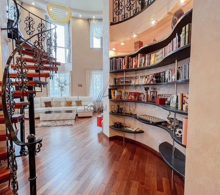 Сдаётся 5-комнатная квартира, 185 м²