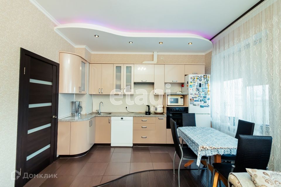 Продаётся 2-комнатная квартира, 67.4 м²