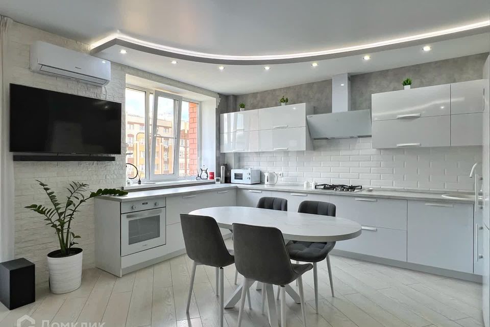 Продаётся 2-комнатная квартира, 71 м²