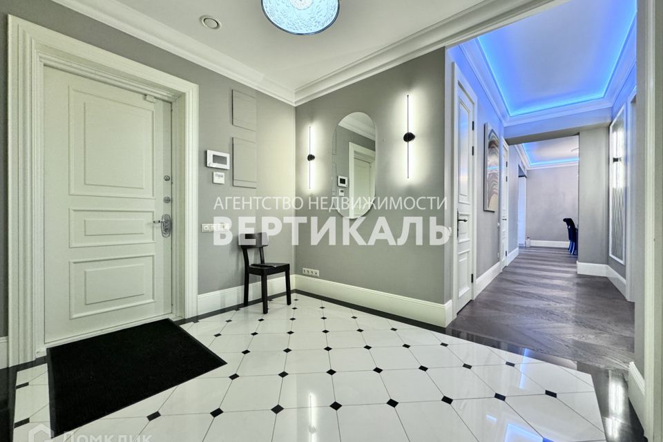 Продаётся 3-комнатная квартира, 105 м²