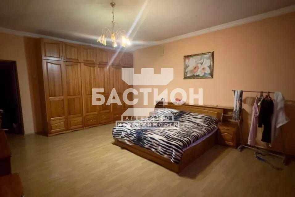 Продаётся 2-этажный дом, 300 м²