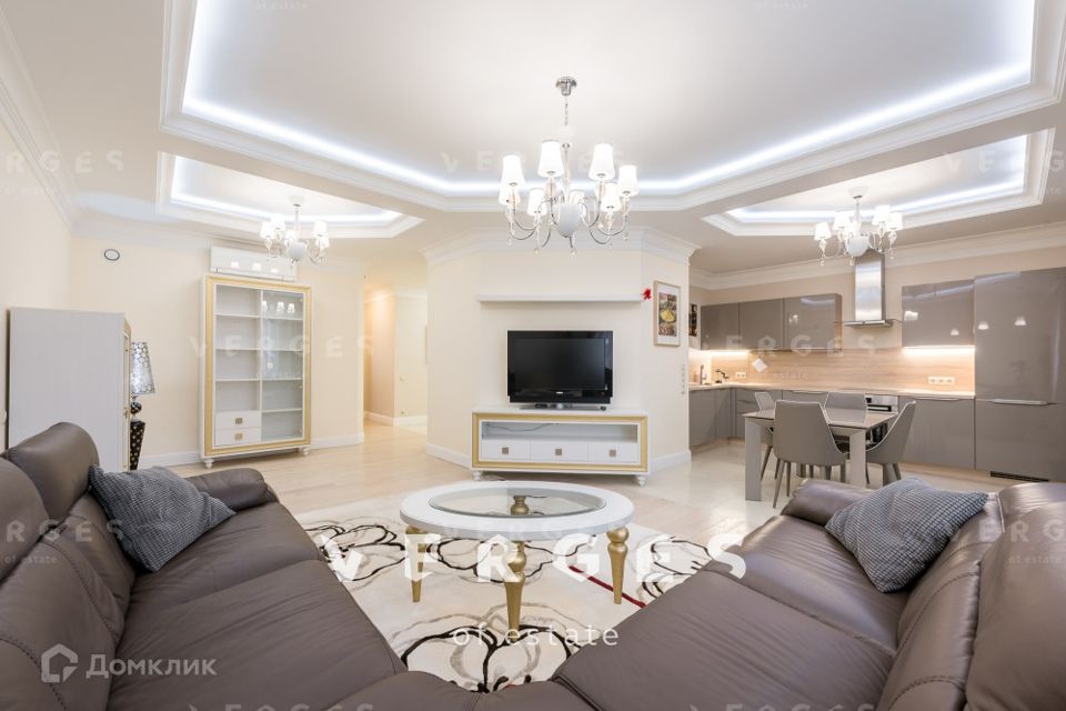 Сдаётся 2-комнатная квартира, 100 м²