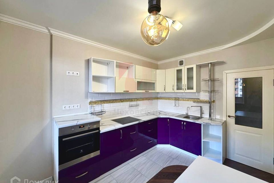 Продаётся 2-комнатная квартира, 63.5 м²