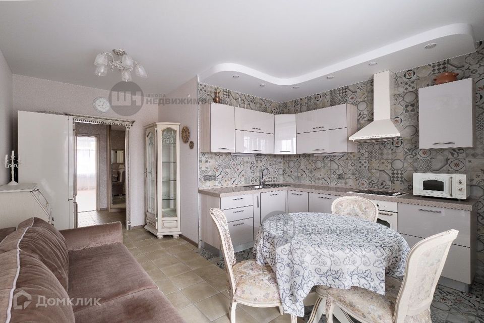 Продаётся 3-комнатная квартира, 120 м²