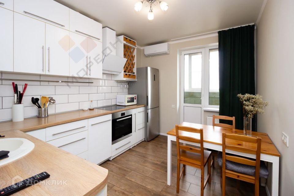 Продаётся 1-комнатная квартира, 38 м²