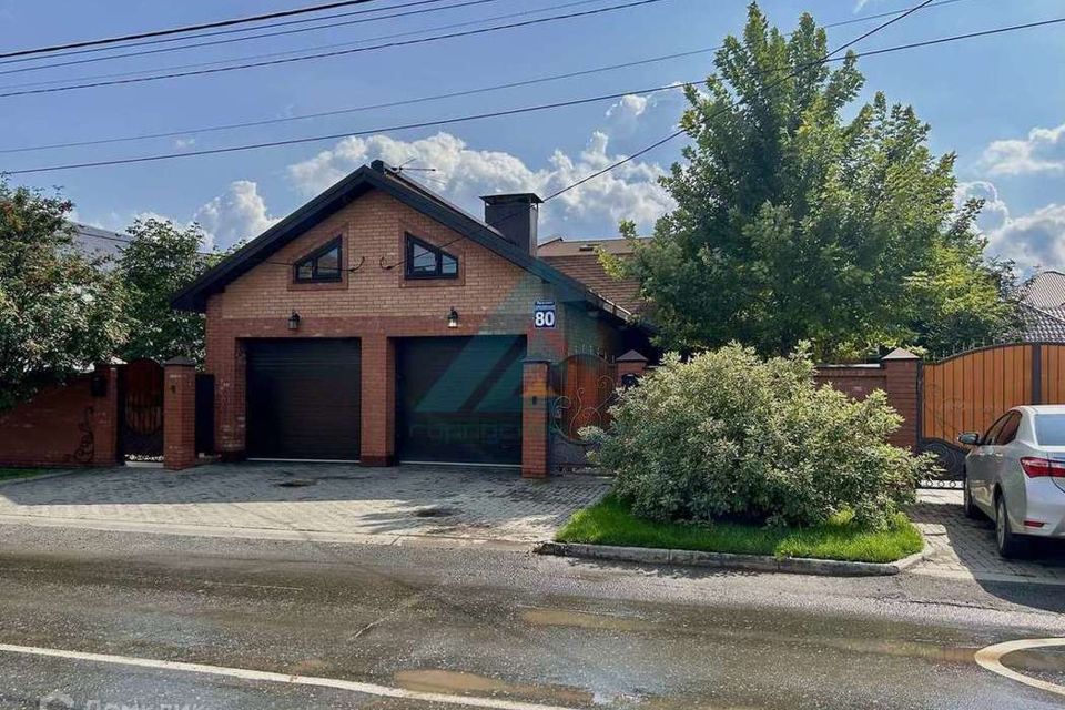 Продаётся 4-комнатная квартира, 185 м²