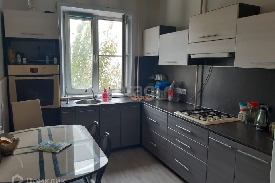 Продаётся 4-комнатная квартира, 92.3 м²