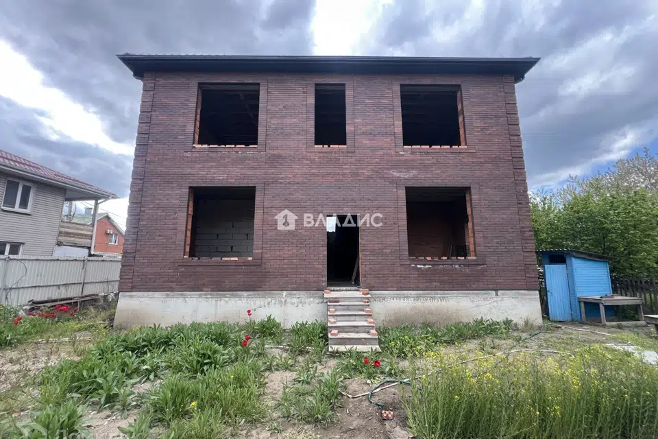 Продаётся 2-этажный дом, 250 м²