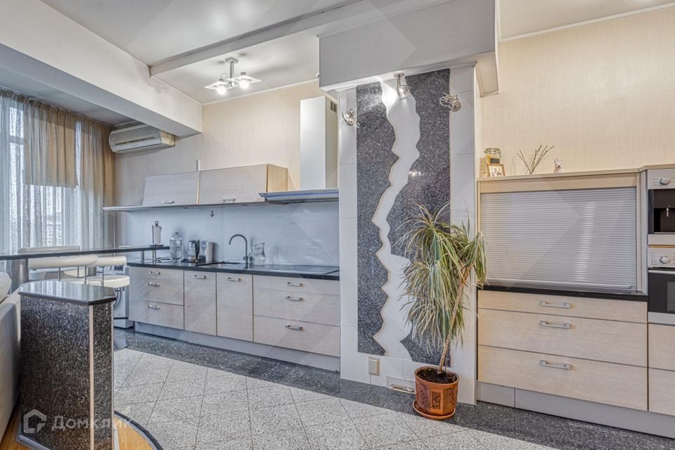 Сдаётся 2-комнатная квартира, 100 м²