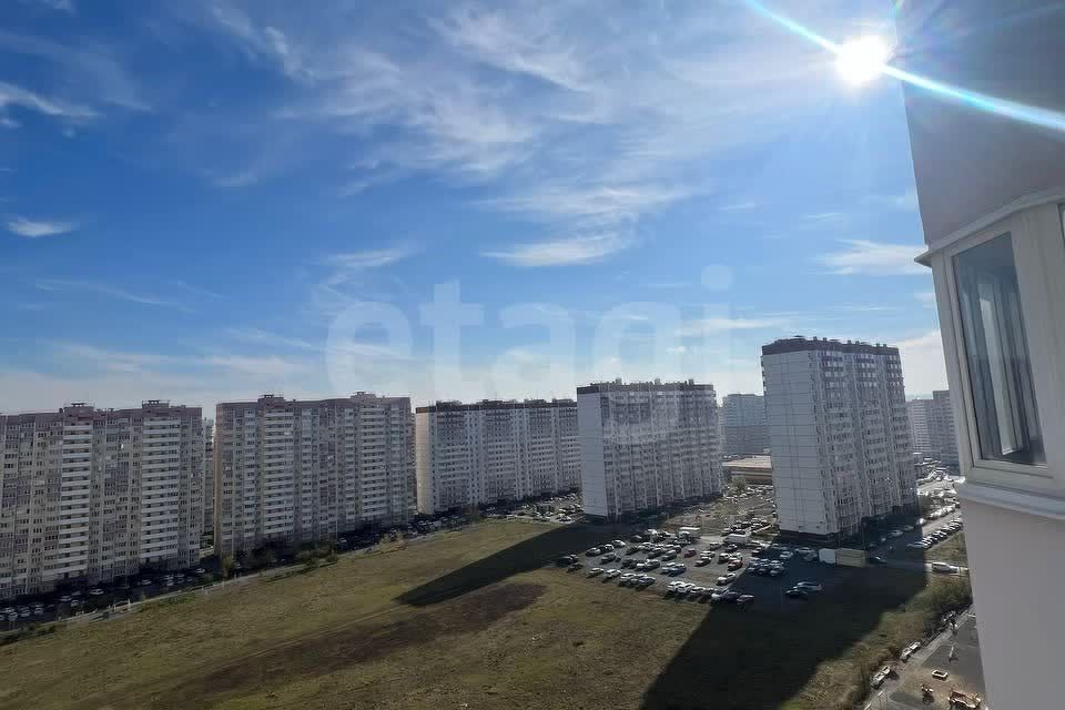 Продаётся 1-комнатная квартира, 41.7 м²
