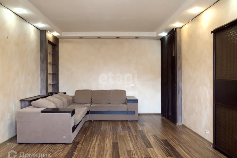Продаётся 4-комнатная квартира, 120 м²