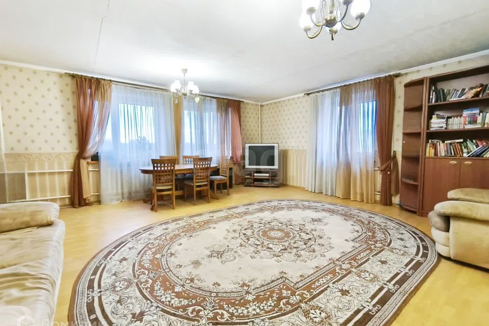 Продаётся 3-комнатная квартира, 114.5 м²