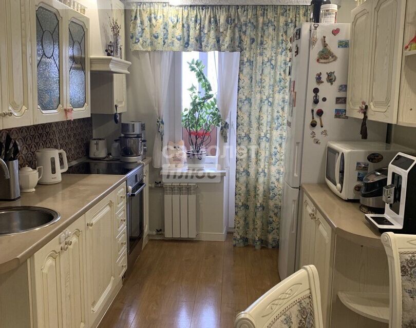 Продаётся 4-комнатная квартира, 90 м²