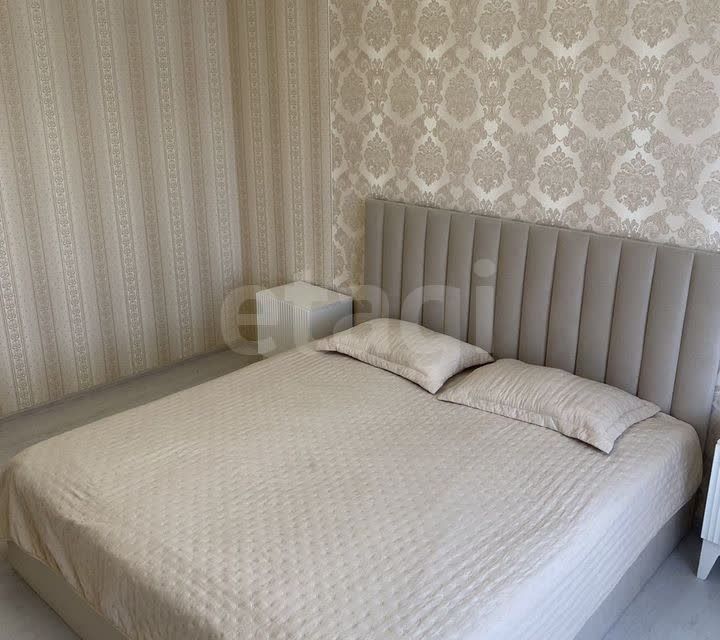 Сдаётся 2-комнатная квартира, 65 м²