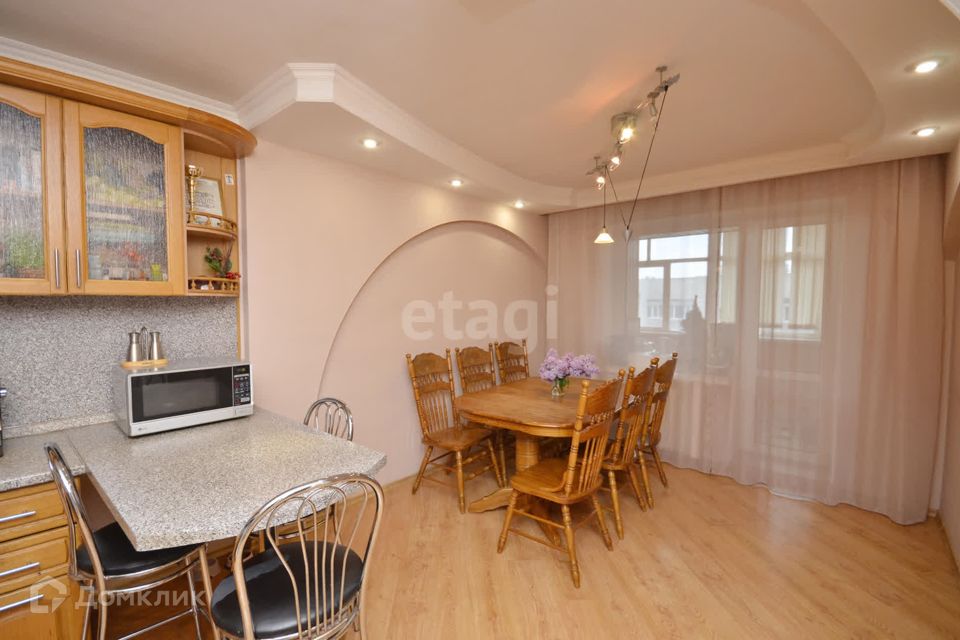 Продаётся 3-комнатная квартира, 93.3 м²