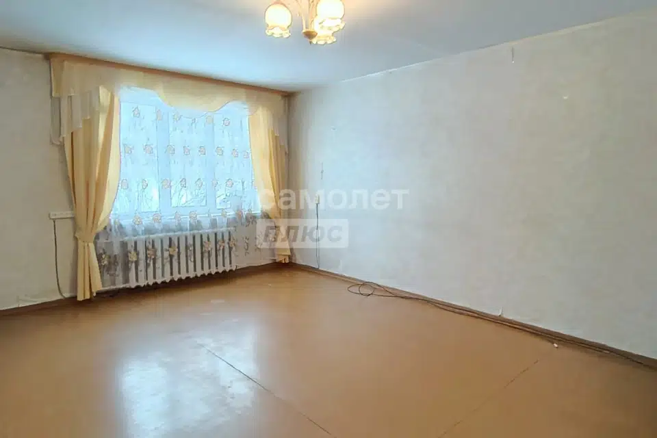 Продаётся 4-комнатная квартира, 73.7 м²