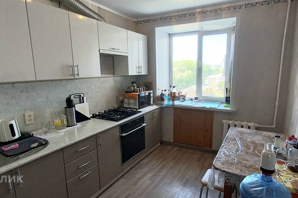 Продаётся 4-комнатная квартира, 76.4 м²
