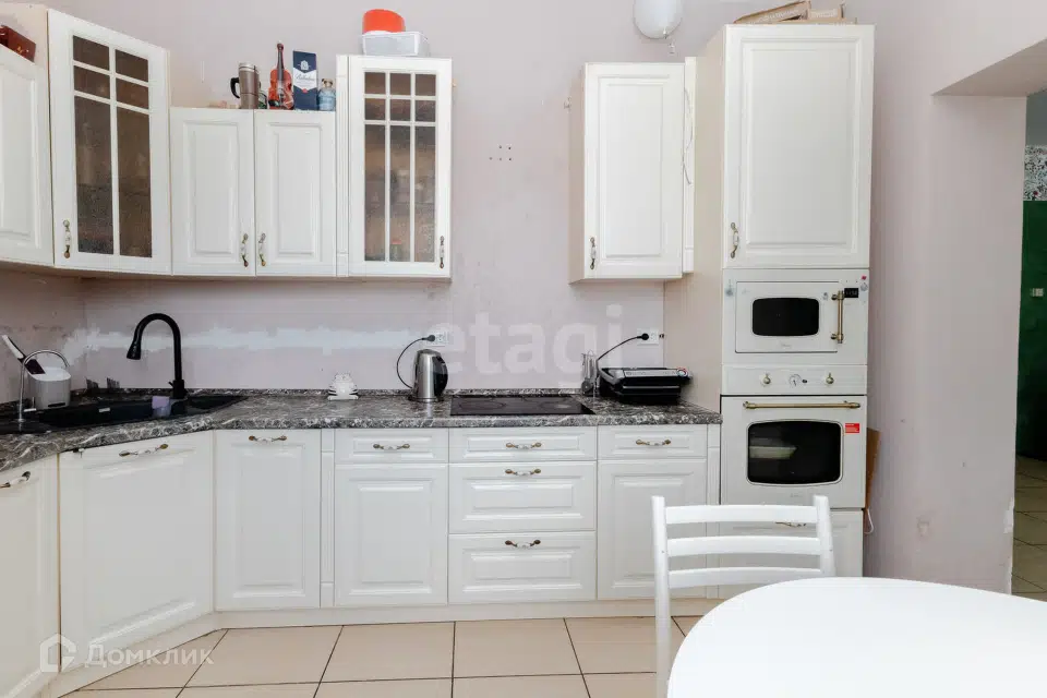 Продаётся 2-этажный дом, 323 м²