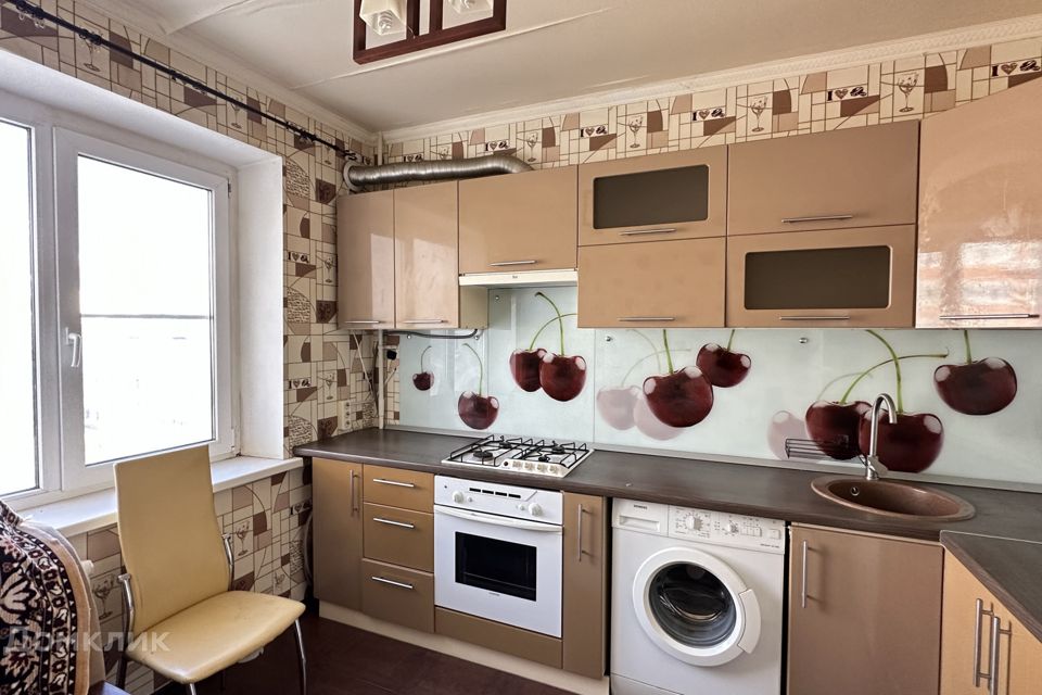 Продаётся 1-комнатная квартира, 42 м²