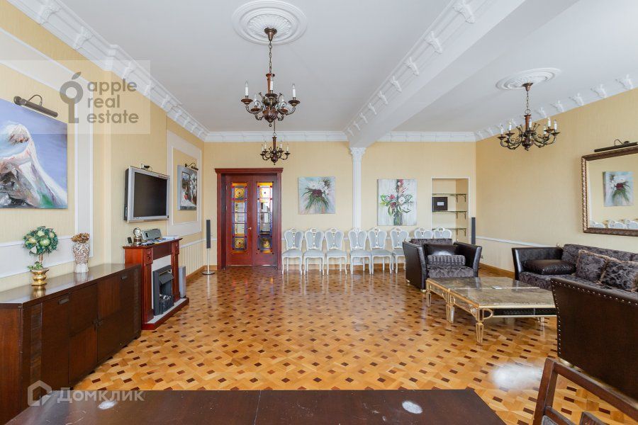 Сдаётся 5-комнатная квартира, 200 м²