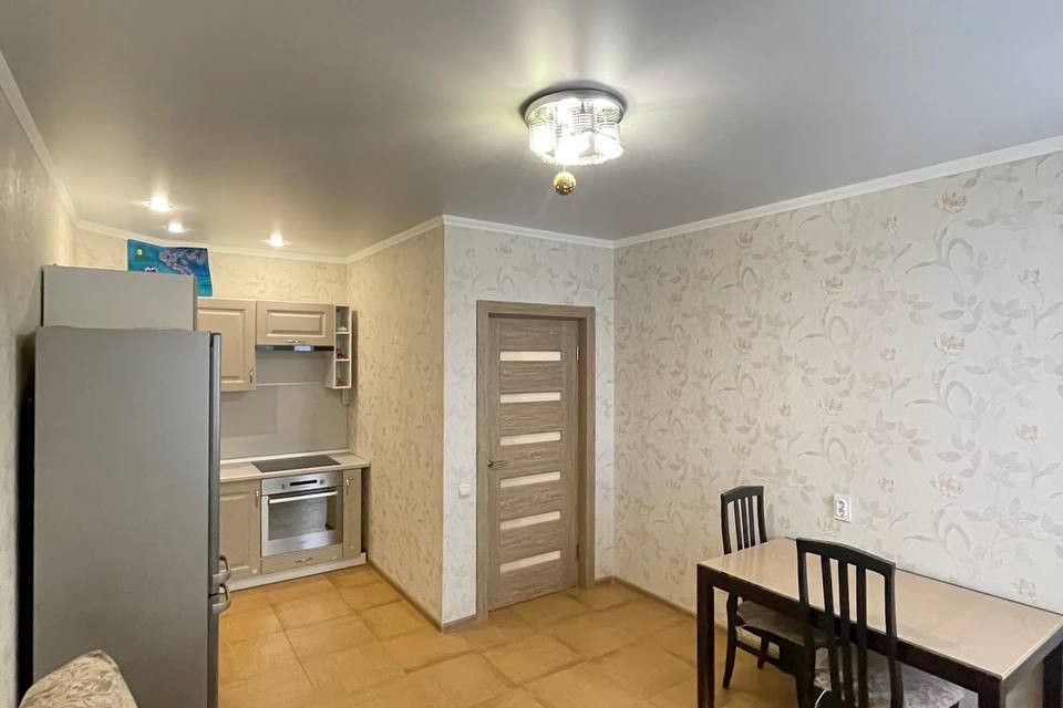 Продаётся 1-комнатная квартира, 42 м²