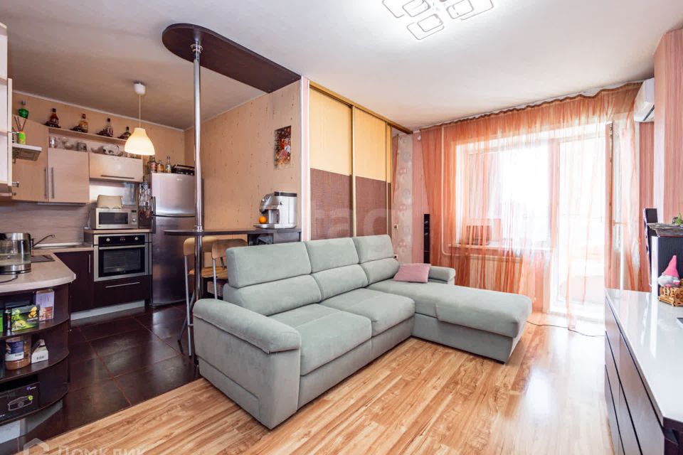 Продаётся 1-комнатная квартира, 42 м²