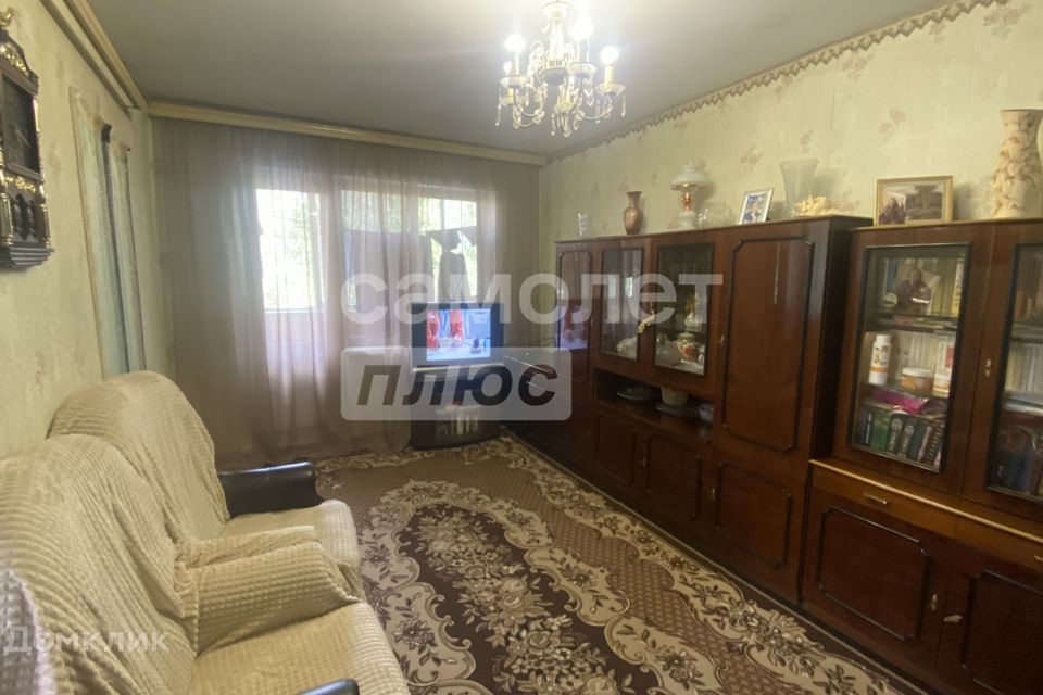 Продаётся 4-комнатная квартира, 59.9 м²