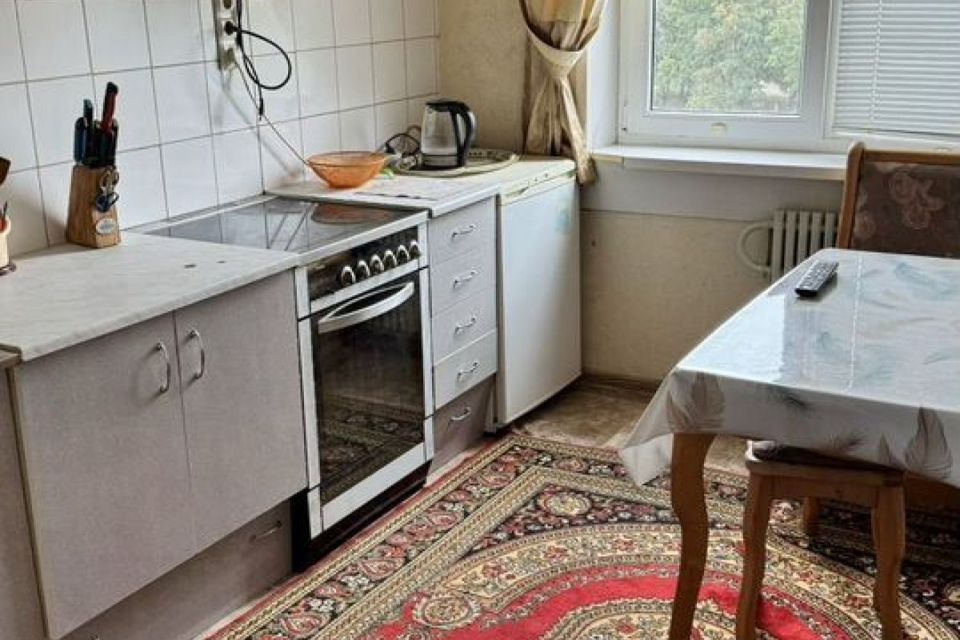 Продаётся 4-комнатная квартира, 82 м²