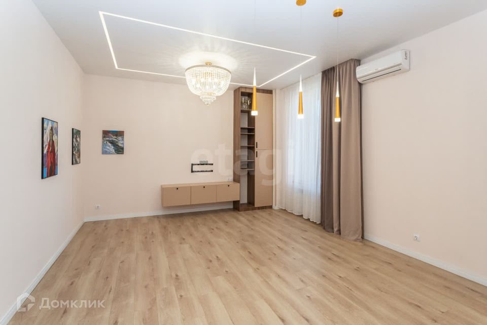 Продаётся 3-комнатная квартира, 109.3 м²