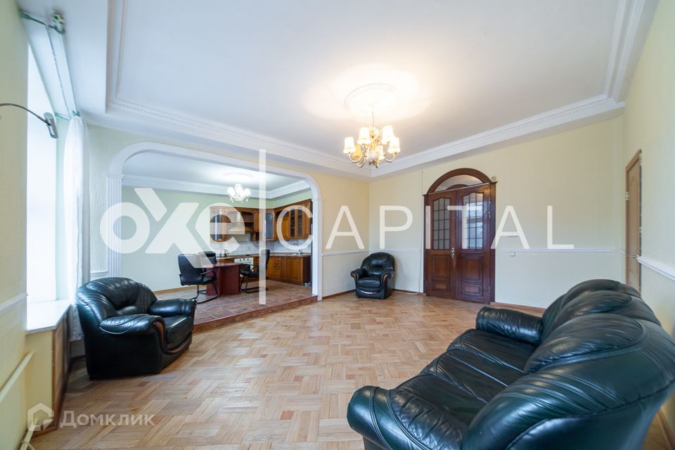 Сдаётся 3-комнатная квартира, 135 м²