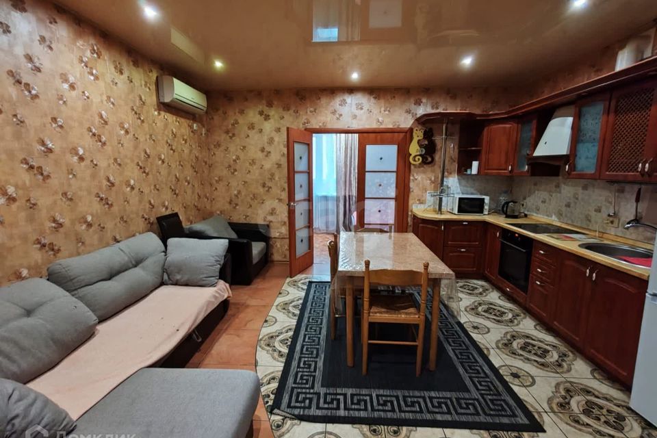 Продаётся 2-комнатная квартира, 74.4 м²