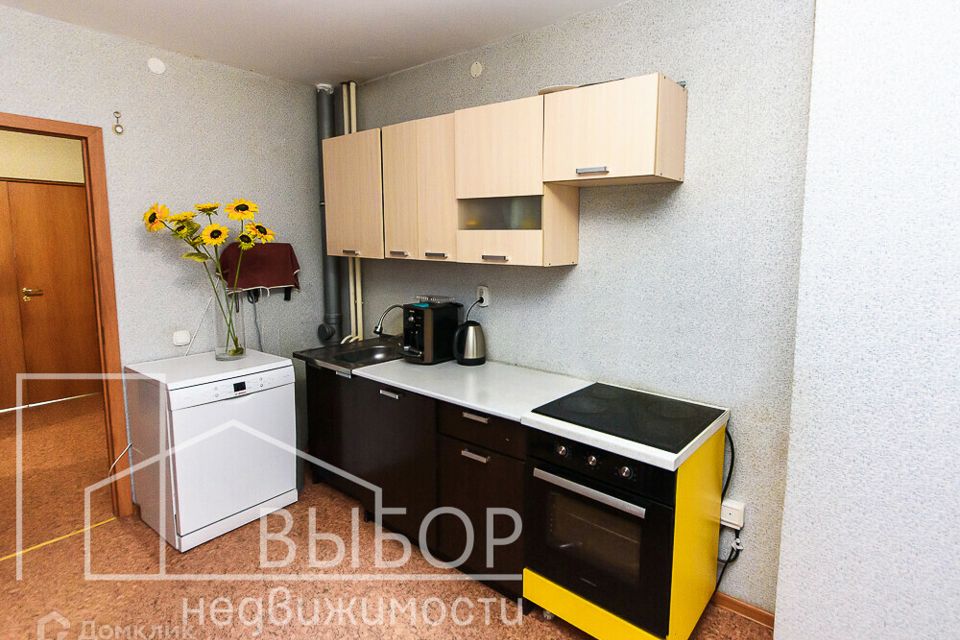 Продаётся 3-комнатная квартира, 108 м²